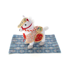 画像をギャラリービューアに読み込む, 干支「午」 マスコット人形
