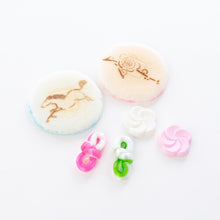 Load image into Gallery viewer, [WEB Limited] Tenma Kissho (insulated with dried sweets)
