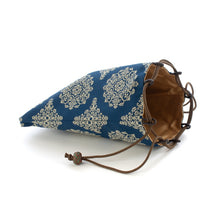 Load image into Gallery viewer, Pouch (Ryoka-mon Nishiki)
