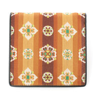 二折札入　天平木画奏花錦