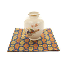 Load image into Gallery viewer, Dashi-fukusa Cloth (Tea-things) (sarasaseigyumon)
