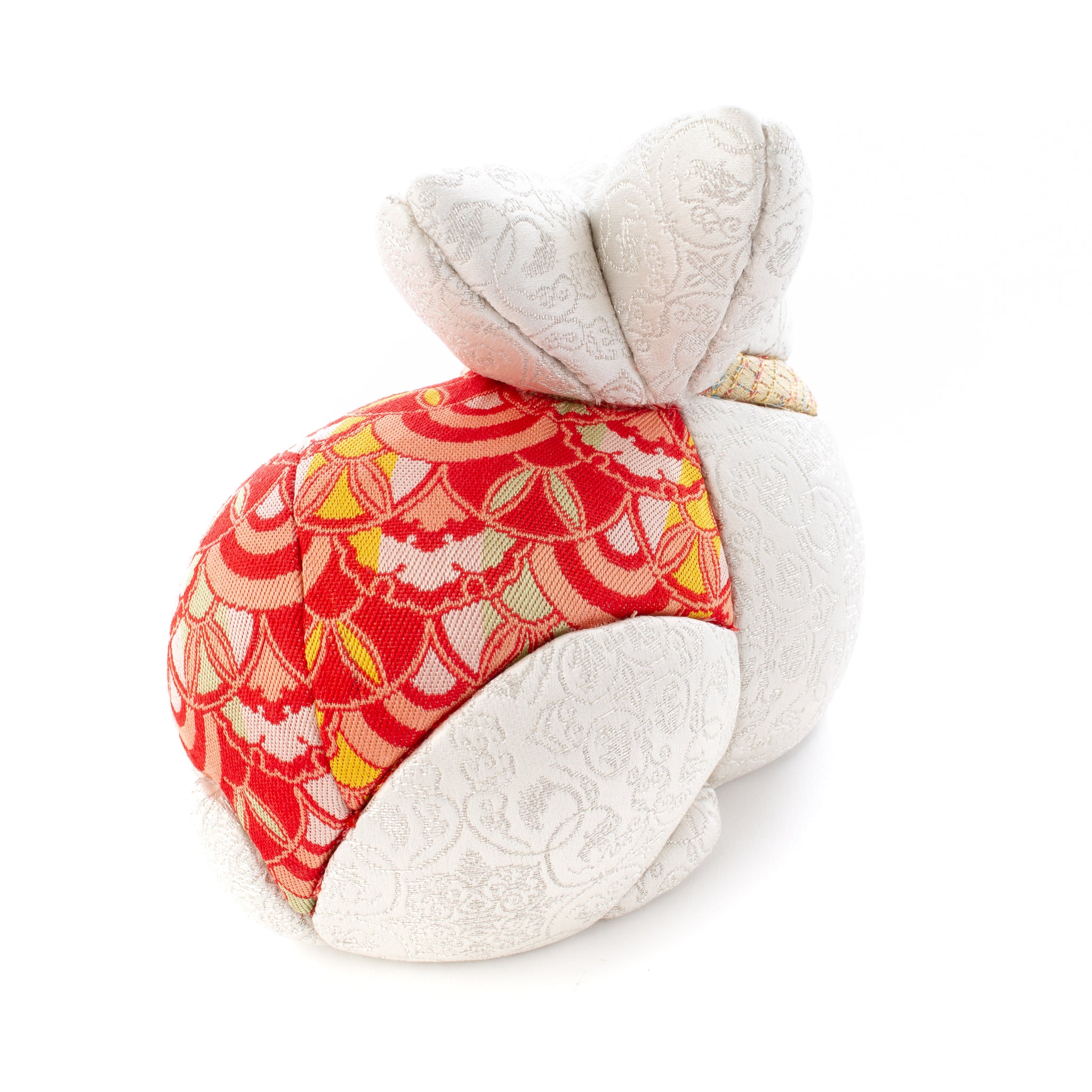干支「卯」 木目込み人形 – 龍村美術織物公式オンラインショップ